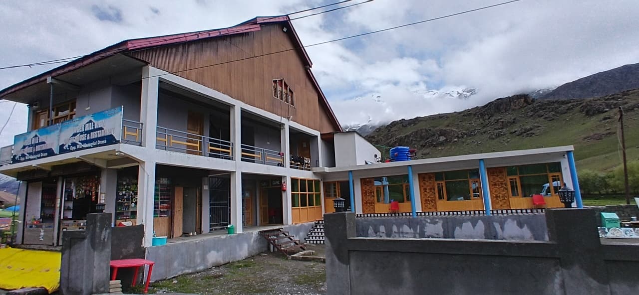 Hotel Tiger Hill View front view